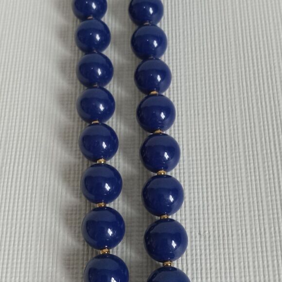 Vintage Navy Blue & Gold Toned Single Strand Acrylic Beaded Lightweight Necklace - Picture 6 of 9